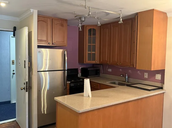301 E 75th Street #5J, New York (Manhattan), NY 10021