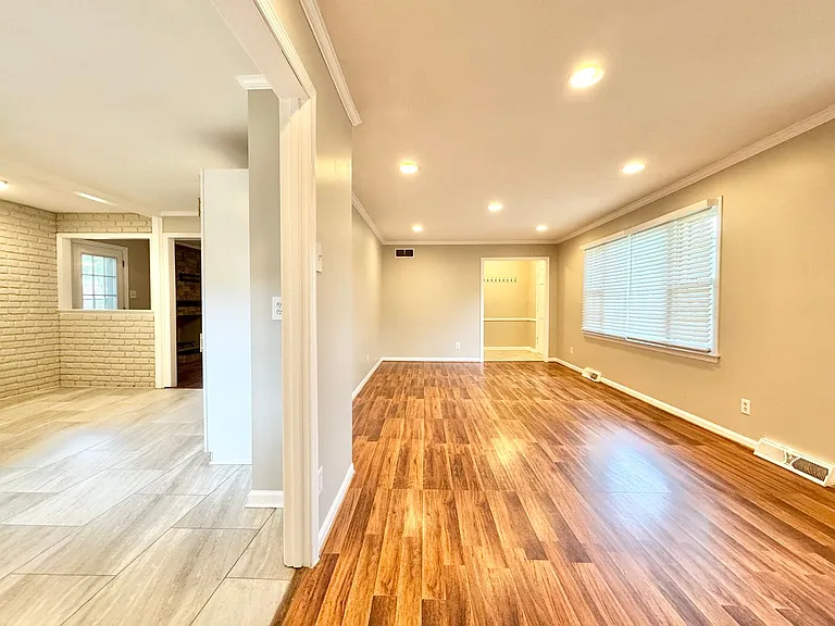 5303 Ainsworth Dr — Photo 2