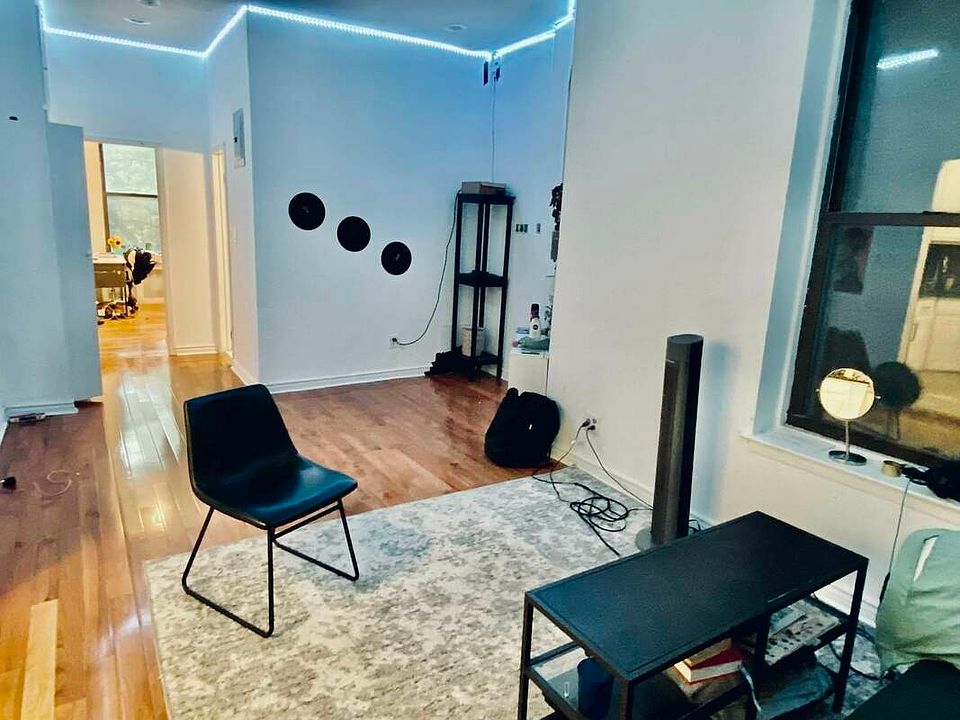 1st image of 361 E 10th St #21