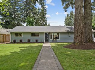 6472 SW Dawn St, Lake Oswego, OR 97035