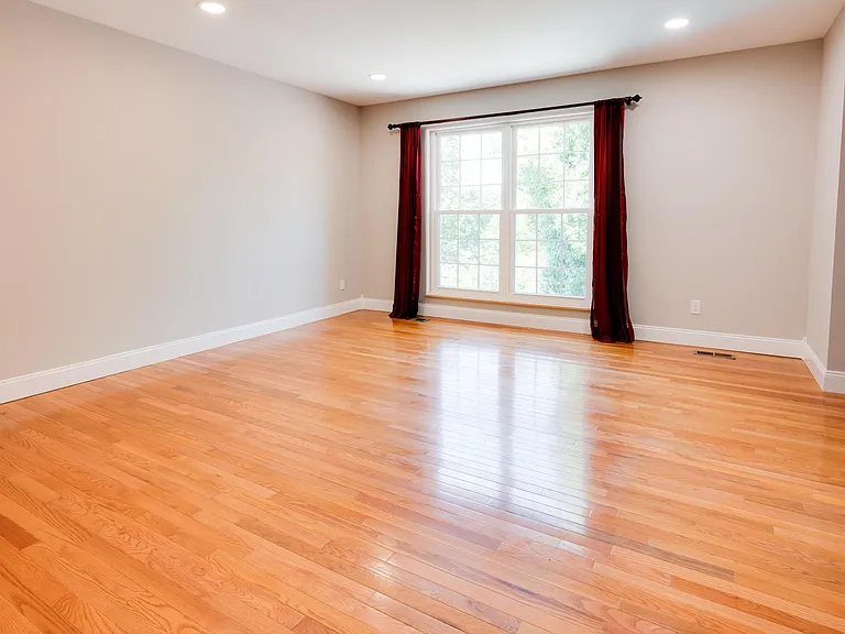 327 Royal Village Dr — Photo 49