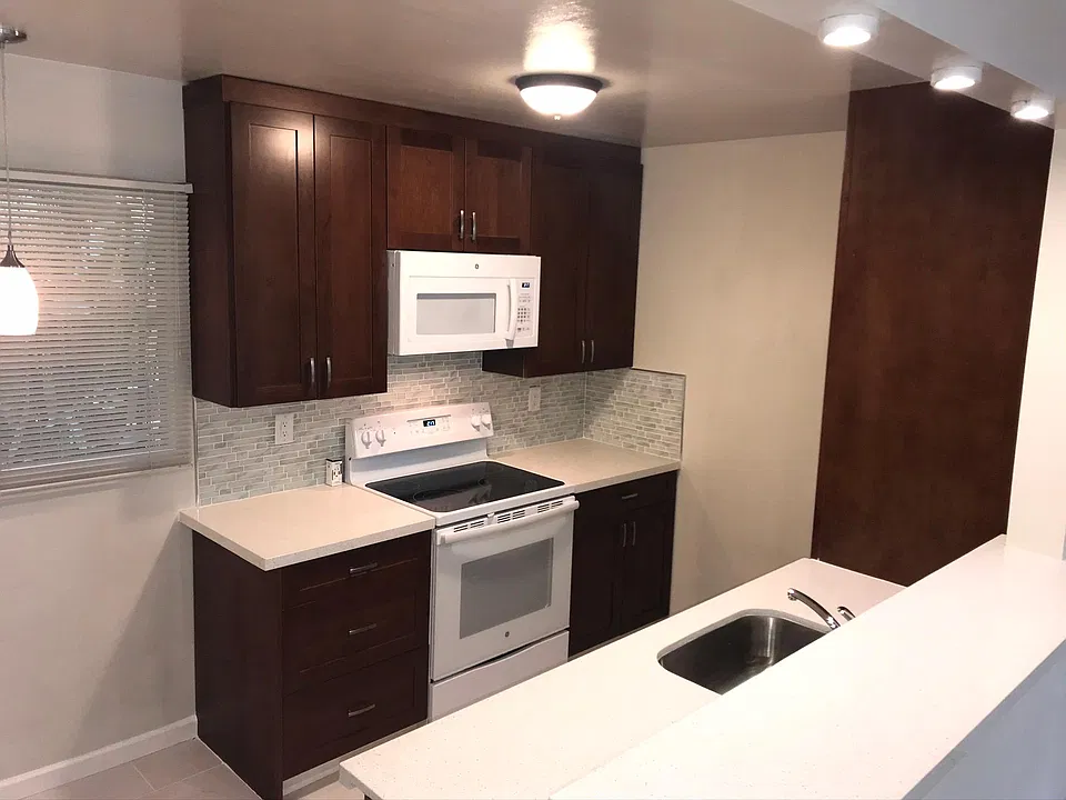 5319 Broadway Ter #104