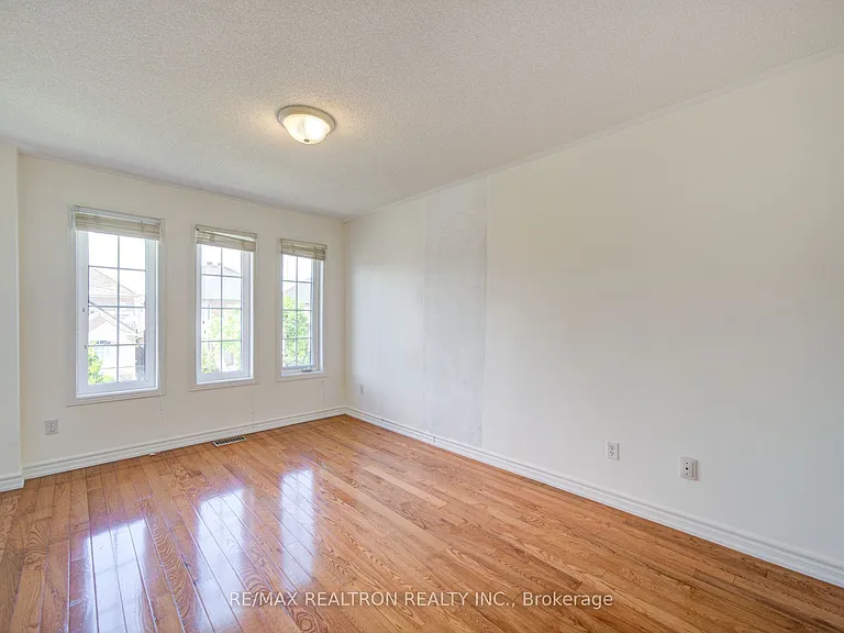 2365 Bur Oak Ave — Photo 18