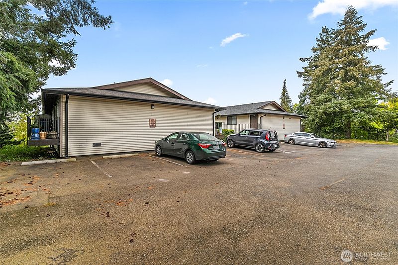 4th image of 1252 Nevada Street