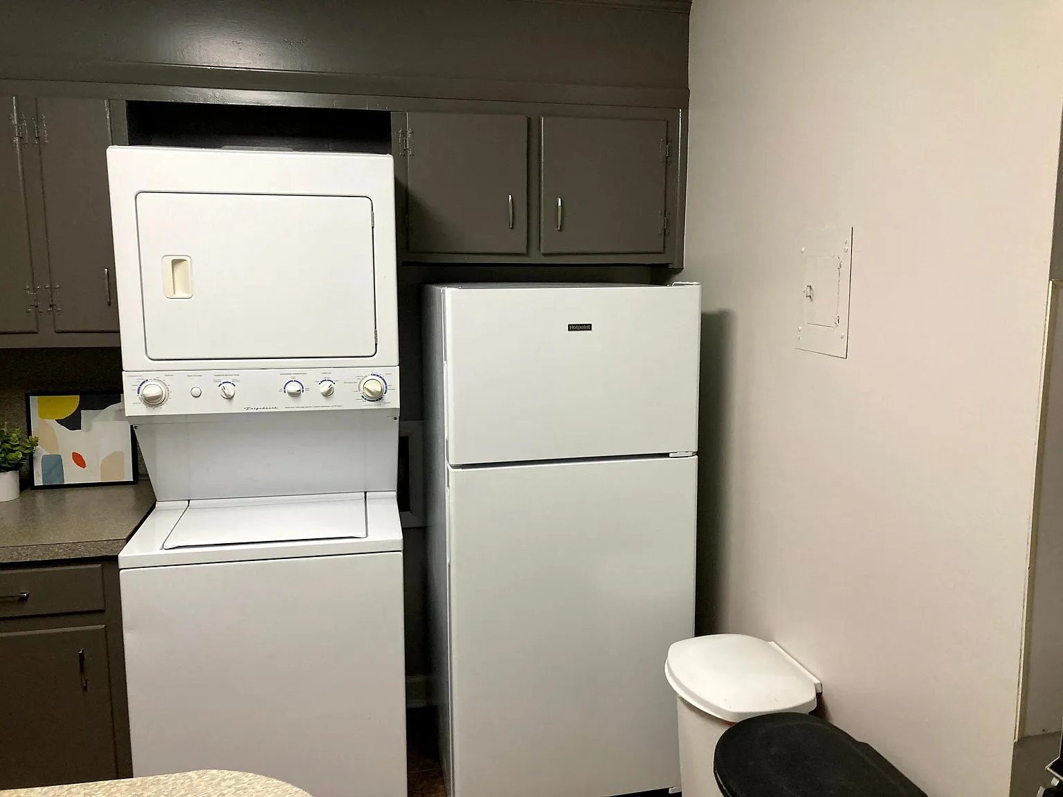 2 bed, 735 sqft, $1,350 — Photo 2