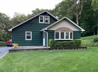 23 Mountain Rd, Ledgewood, NJ 07852