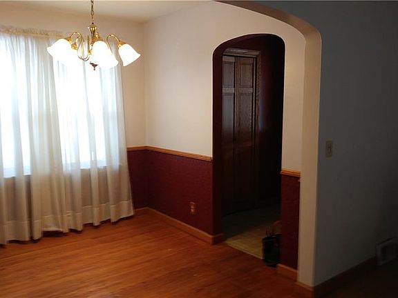 4th image of 241 Boncroft Dr