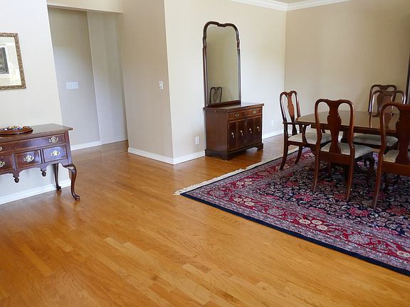 3rd image of 200 Los Robles Way