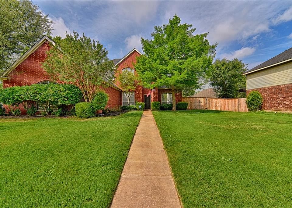 1st image of 2907 Saint Vincent Dr