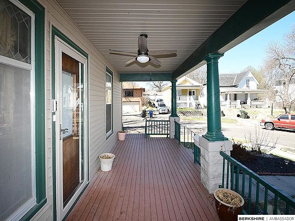 3rd image of 2605 Everett St
