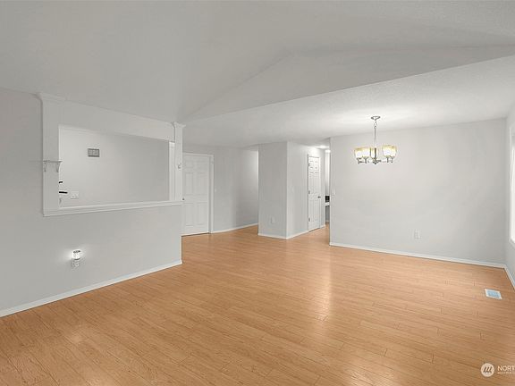 4th image of 4003 SE 170th Court