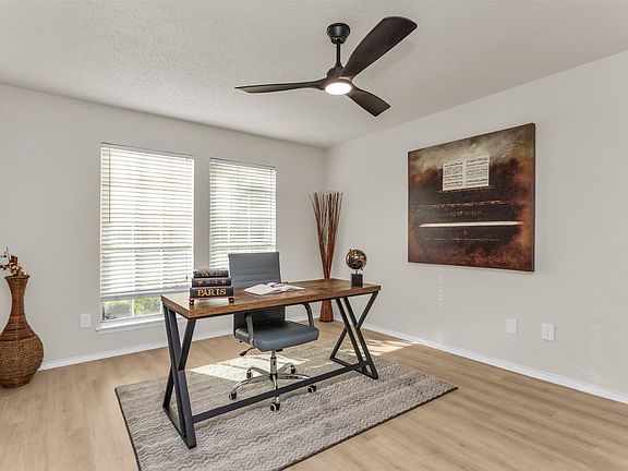 3rd image of 306 Cherrywood Trl