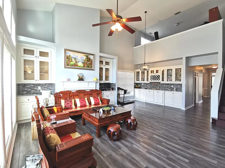 1913 Executive Dr — Photo 18
