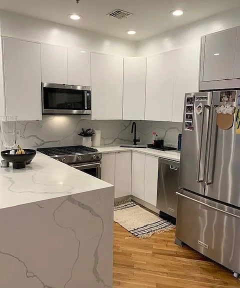 930 Hudson St #4 — Photo 1