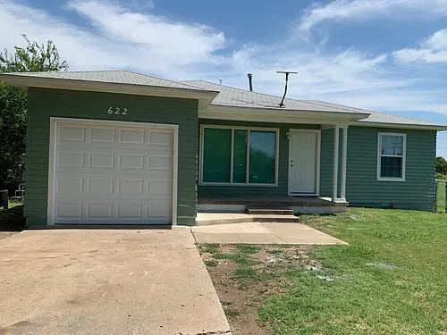 622 SW 26th Pl Photo 1