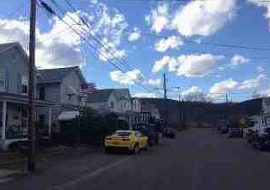 2nd image of 220 Orchard St