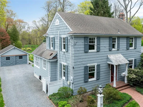 76 Hollywood Place, Huntington, NY 11743
