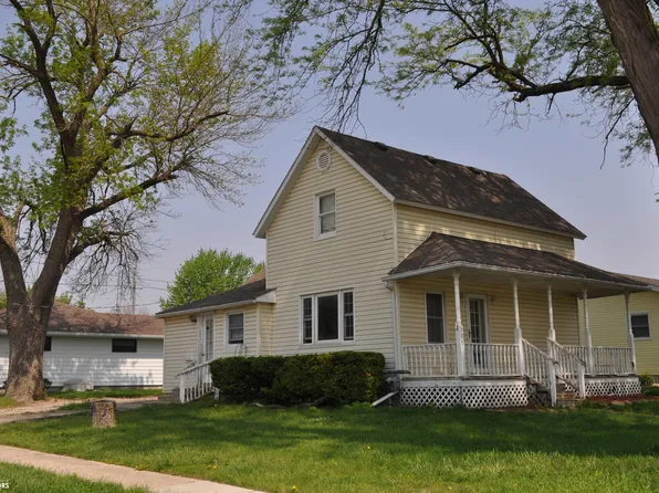 303 N West St, Carroll, IA 51401