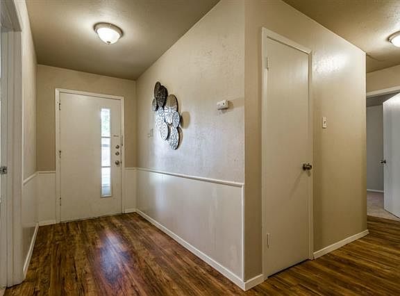3rd image of 14284 Shoredale Ln
