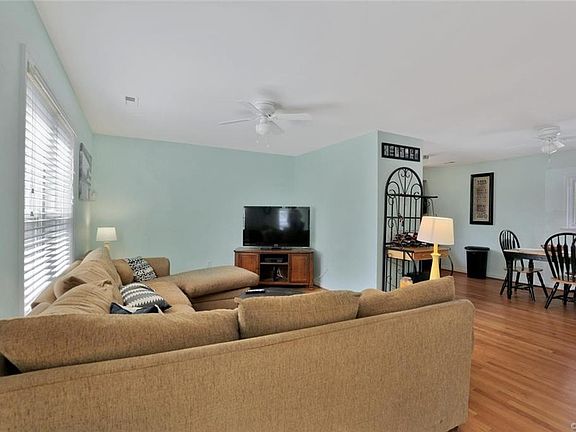 3rd image of 1901 Celia Cres