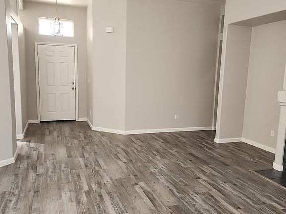 4th image of 2409 Warm Springs Dr