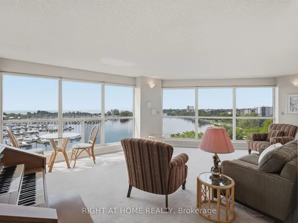 2267 Lake Shore Blvd W #806, Toronto, ON M8V 3X2