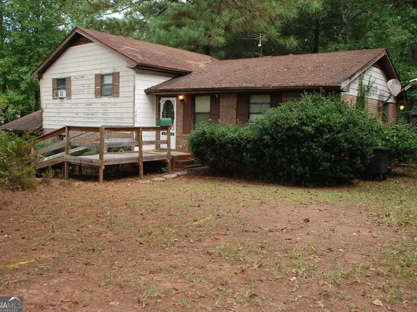 35 River Valley Dr, Carrollton, GA 30117