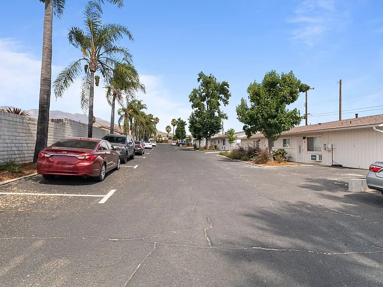 Vista Palms Apartment Homes- Yucaipa, CA — Photo 33