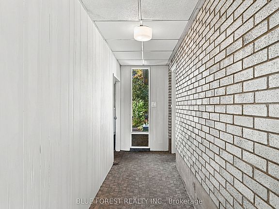 4th image of 105 Chesterfield Ave