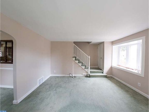 4th image of 1104 Cobbs St
