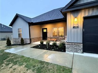 2332 John W Montgomery Cir, Pea Ridge, AR 72751