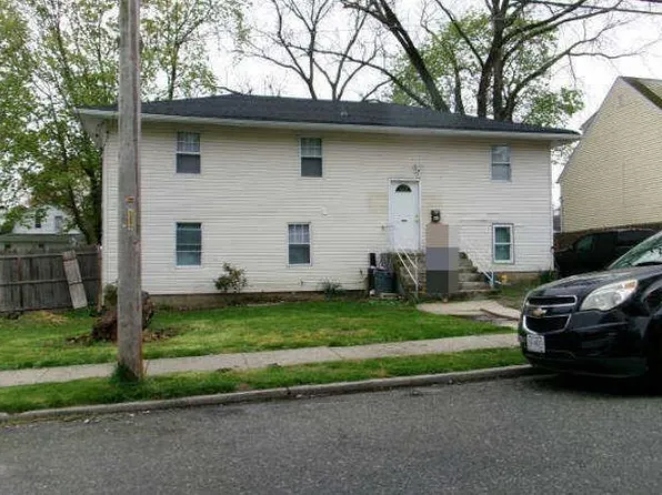 44 E 4th Street, Huntington Station, NY 11746