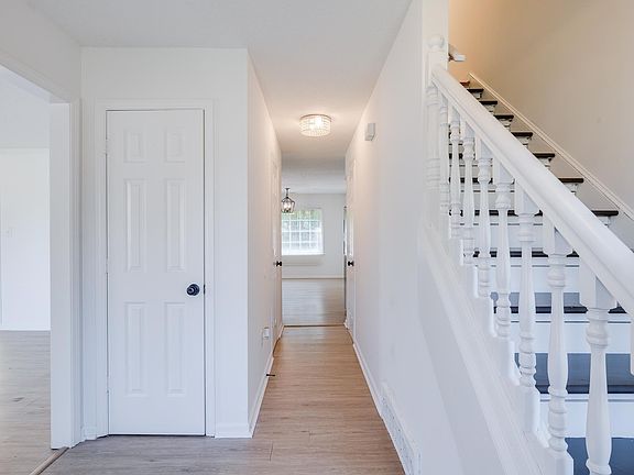 3rd image of 4310 Coral Creek Ln