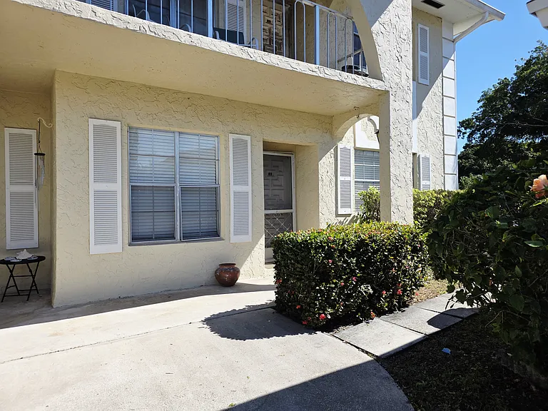13721 Flora Pl #D — Photo 5