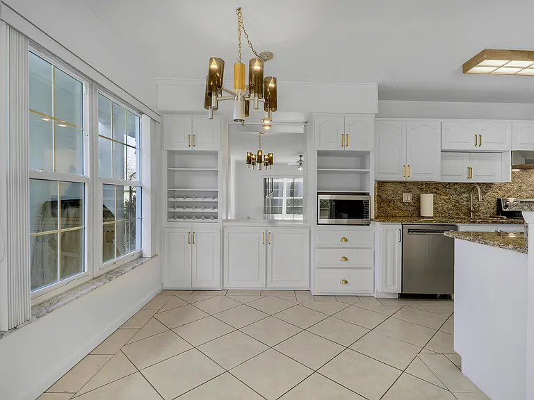 964 NW Spruce Ridge Dr #D1 — Photo 8