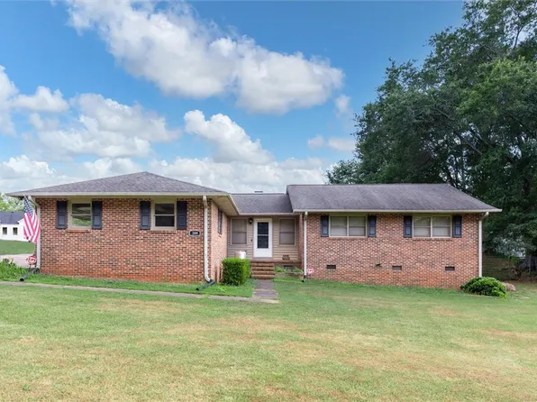 209 Oxmoor Dr, Anderson, SC 29625