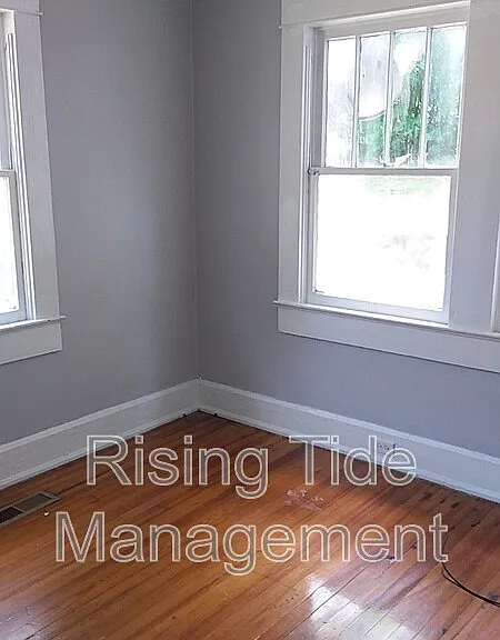 511 10th Ave — Photo 10