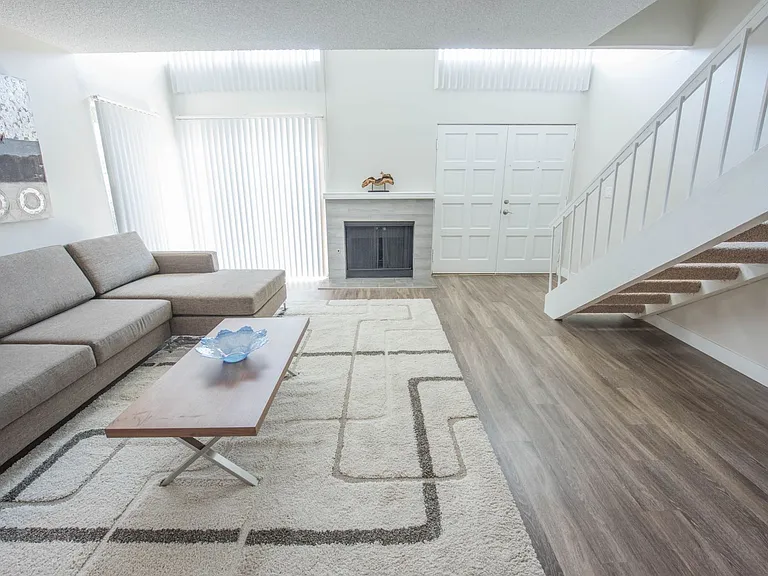 South Hills Apartments — Photo 14