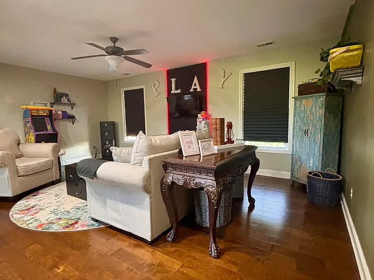 877 Porter Rd — Photo 29