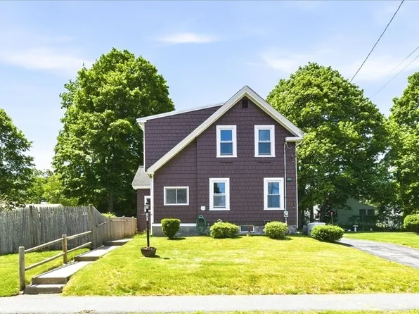 121 Oakdale Ave, Dedham, MA 02026