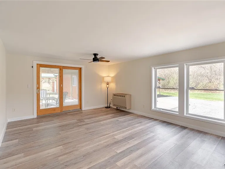 6082 Reservoir Rd — Photo 9