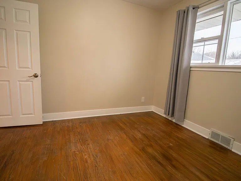 37 Franklin Blvd — Photo 9