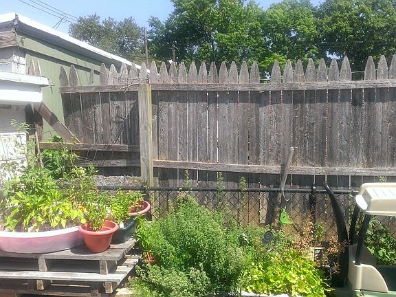 Fenced yard/garden area