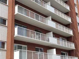 8 Woodman Dr S #207, Hamilton, ON L8K4C9