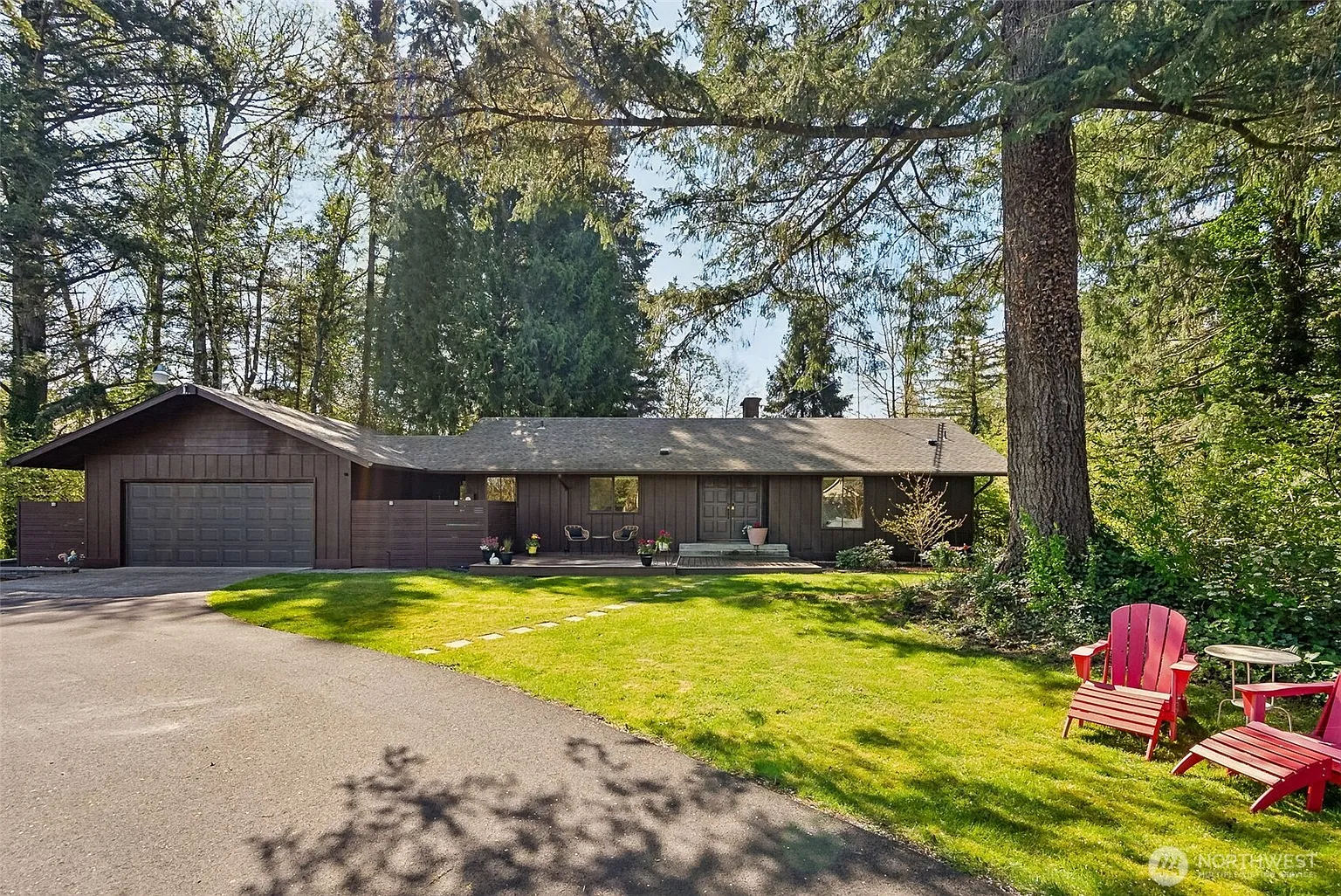 4749 Pleasant Glade Road NE photo 1