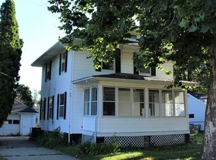 202 W South St, Morrison, IL 61270