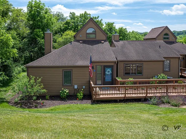 30 Farmstead Dr, Galena, IL 61036