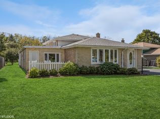 11101 Doogan Ave, Willow Springs, IL 60480