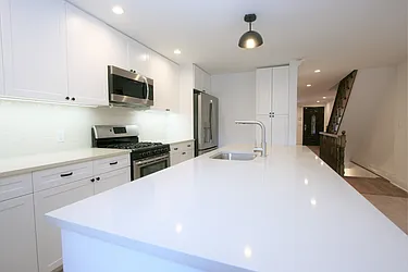 Rented by R New York