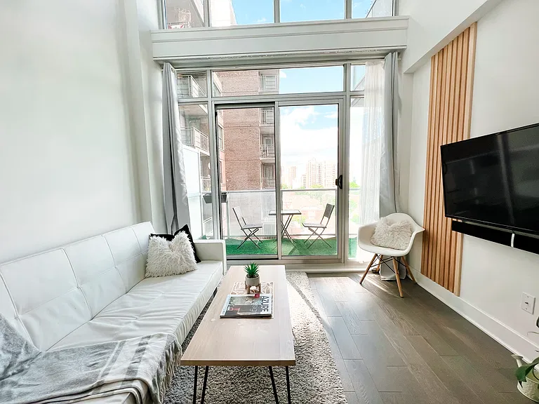 255 Bay St #809 — Photo 25